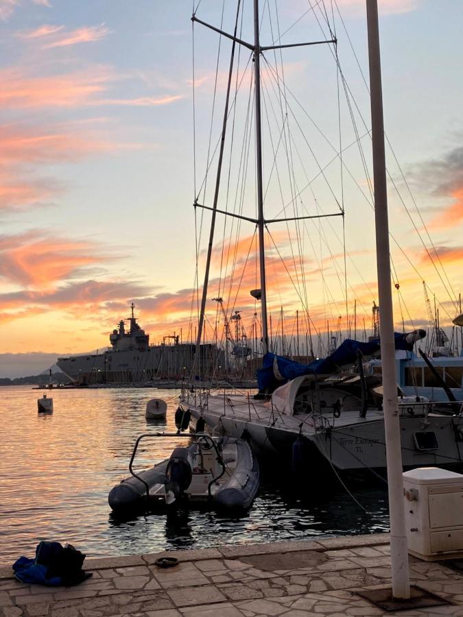 Marinca Du Port De Toulon Apartman Kültér fotó