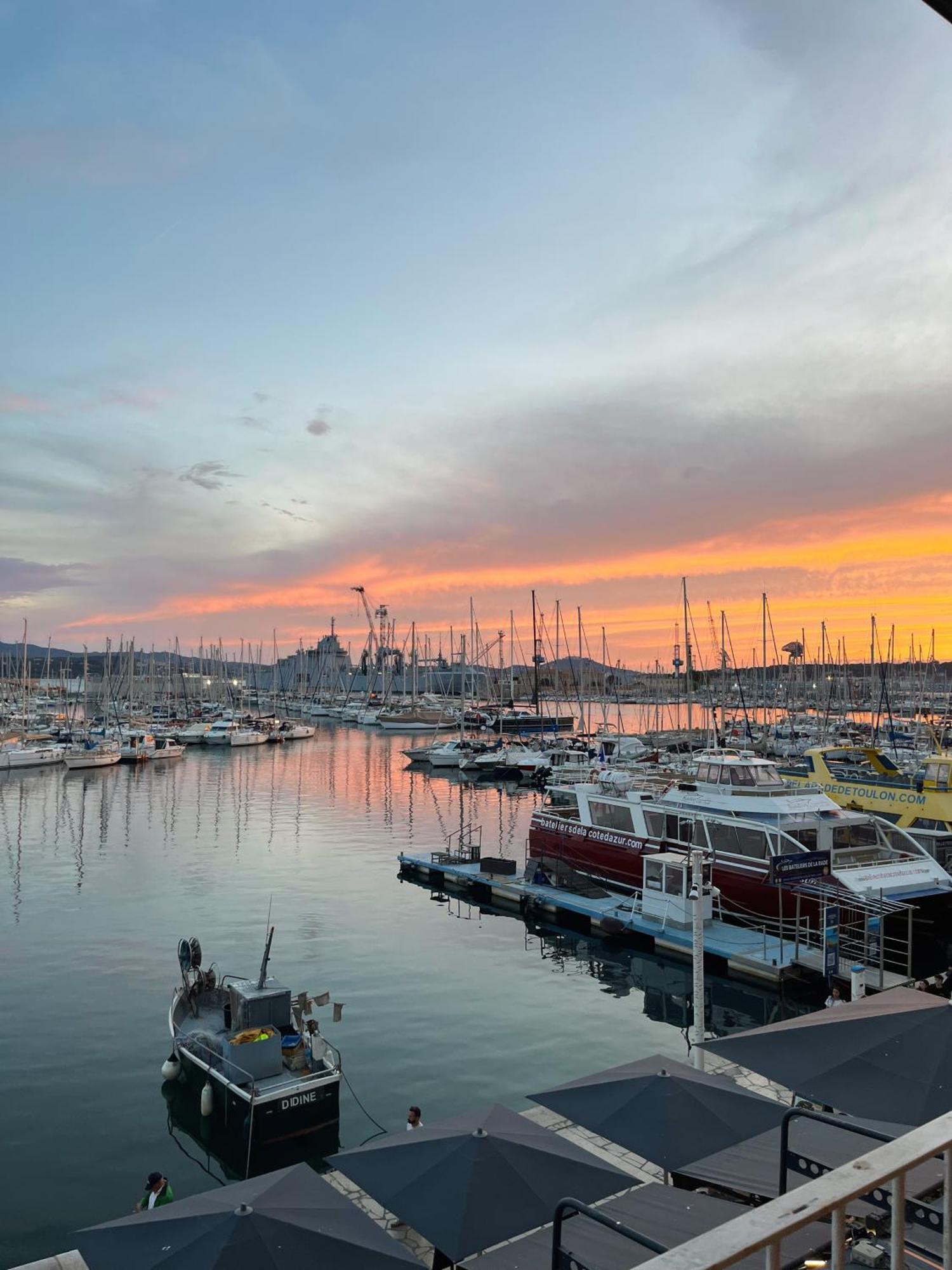 Marinca Du Port De Toulon Apartman Kültér fotó